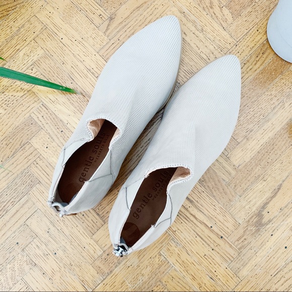 Gentle Souls Tan Leather Chelsea Ankle Boots - Picture 6 of 8